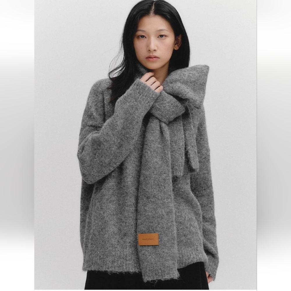 marieclaire muffler set wool V-neck knitwear